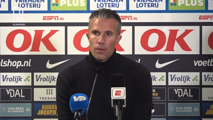 开云体育下载-被球迷怒骂"滚蛋"！范佩西：听到了，但这些年我已练就一副厚脸皮